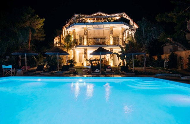 Villa Aquamarina Red Pavoncella