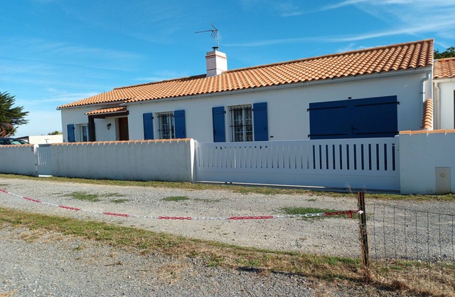 Villa at the gateway to the island of Noirmoutier in Barbâtre