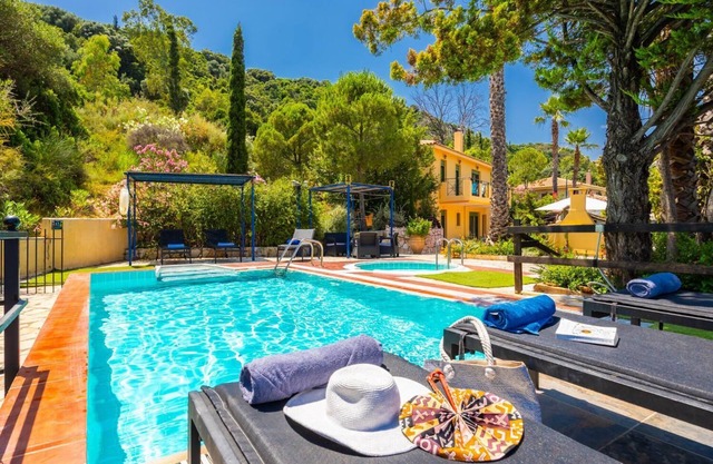 Villa Atlantis - Three Bedroom Villa, Sleeps 6