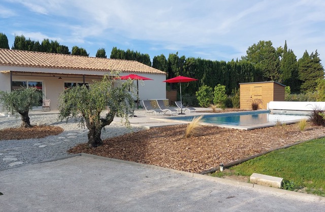 Villa au Calme, Climatisée, Piscine, Spa, Entre Saint Rémy & Avignon