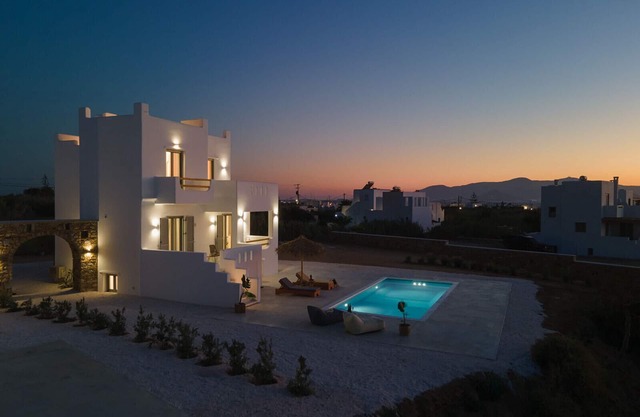 Villa Aura - 4 Bedrooms Villa with Private Pool in Naxos