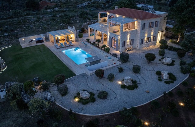 Villa Aurora Luxurius Living