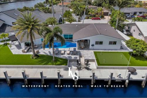 Villa Azul Coastal Oasis 5 Min Walk to Beach and Waterfront