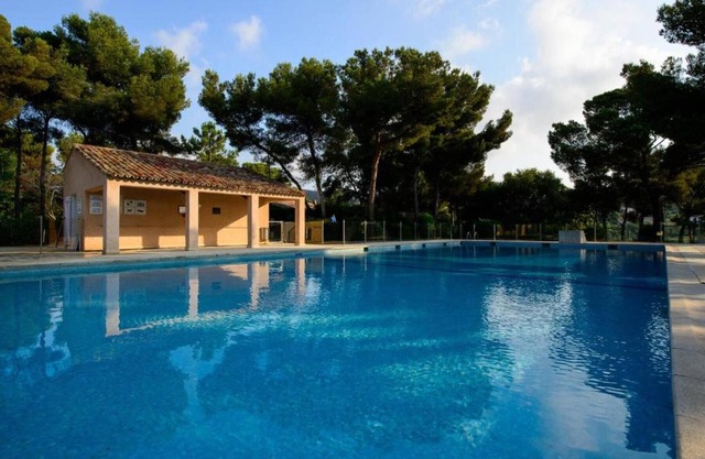 Villa 'Bastidon' with Sea View, Wi-Fi and Air Conditioning