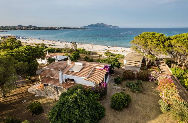 Villa Bay Pine - exclusive access on Pittulongu beach, wi-fi