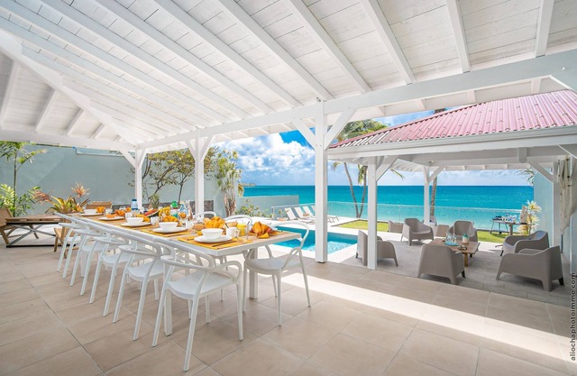 Villa Beach Front House with swimming pool and direct access to the beach Diamant Martinique