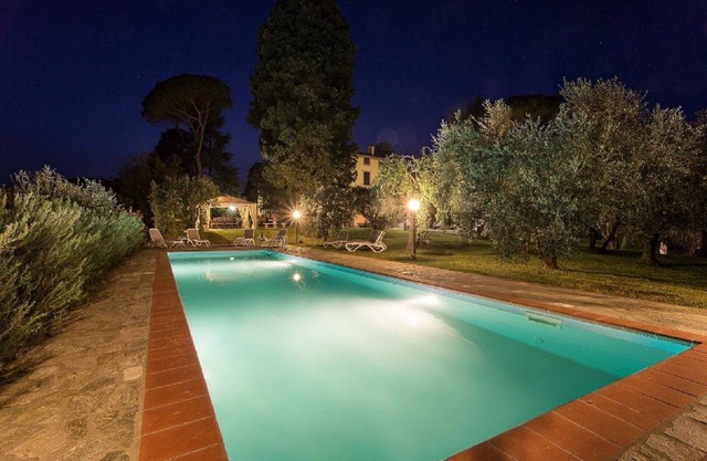 VILLA BELVEDERE FIORELLA-1600'S VILLA WITH PRIVATE POOL, WIFI AND PARKING