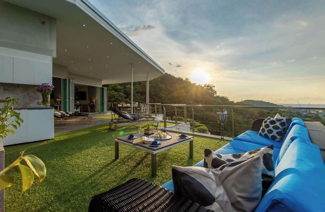 Villa Beyond&Namaste 16-Bedroom Seaview Villa- Full Services