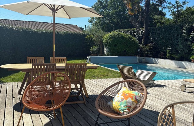 Villa BIDART, heated swimming pool, quiet and not overlooked, close to beaches