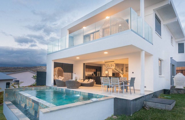 Villa Blanche - Dans quartier calme vue mer