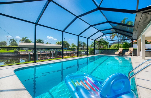 VILLA BOATERS DREAM – HEATED POOL & SPA | GULF ACCESS | BOAT RENTAL + TOURS VOUCHER INCL.