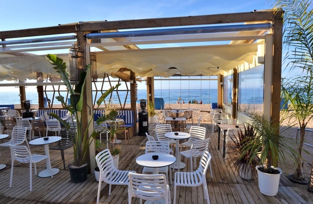 Villa Brigitte 7 people , private pool , parking , 10 kms Lloret de mar