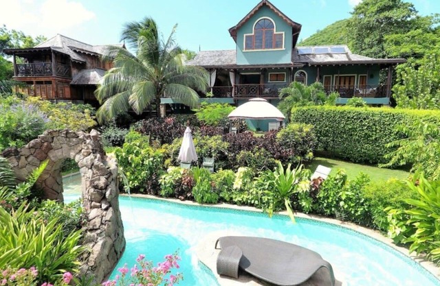 Villa C est La Vie 3BR in Trouya by Personal Villas - Stunning Hideaway
