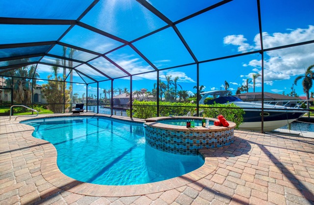 VILLA CALLA – HEATED POOL & SPA | GULF ACCESS | CANAL VIEW | BOAT RENTAL + TOURS VOUCHER INCL.