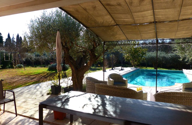 Villa Calm and without opposite with swimming pool