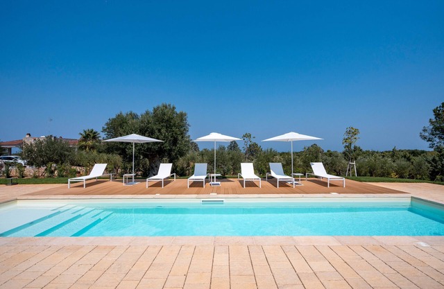 Villa 'Capobianco' with Sea View, Wi-Fi and Air Conditioning