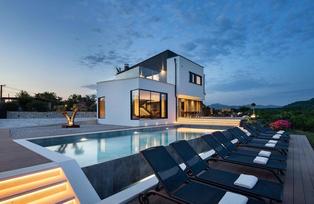 Villa Carbon Residence