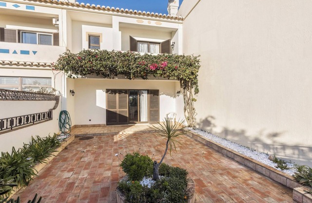 Villa "Casa Da Ermida" near the beach and golf course, with Wi-Fi, terrace and garden