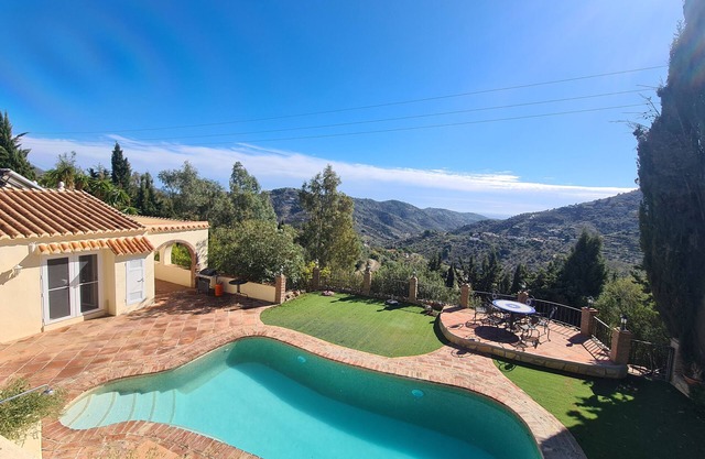 Villa 'Casa tranquila torrox' with Mountain View, Pool, Garden, Terrace, A/C & Wi-Fi