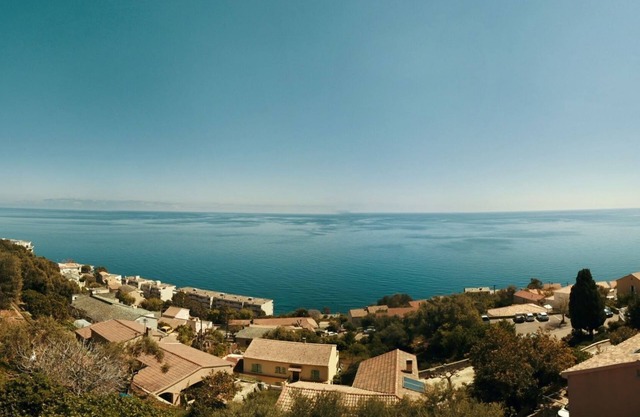 Villa CASAIOLA facing the sea