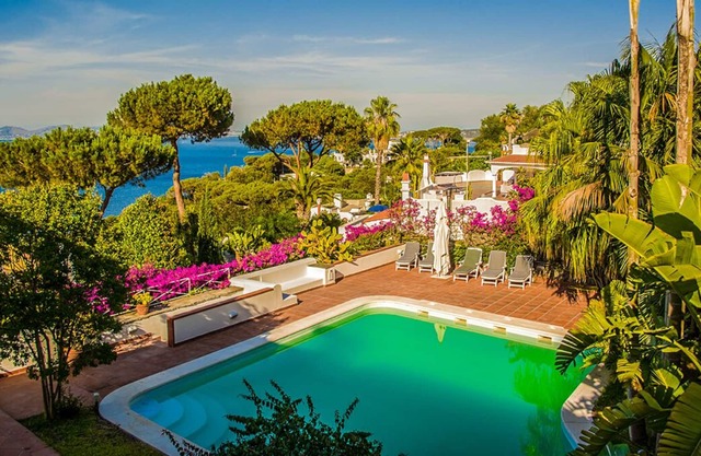 Villa Castiglione - Four Bedroom Villa, Sleeps 9