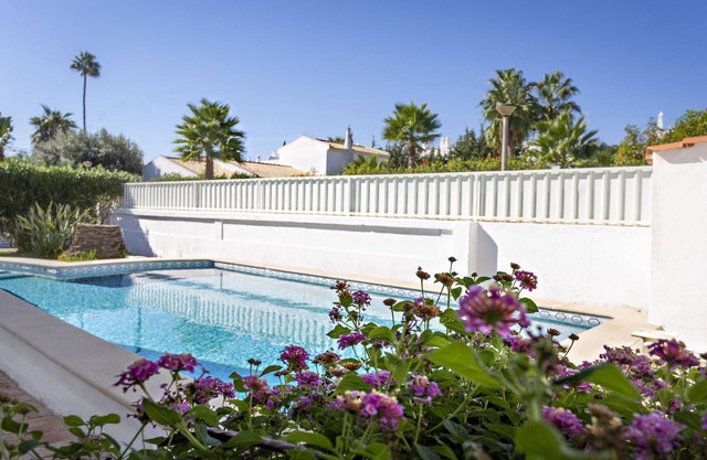 Villa central, swimming pool, BBQ, 6px