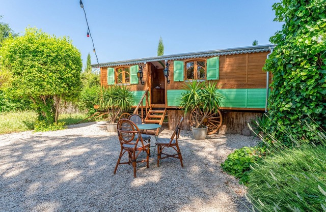 Villa 'Charmante Avec Piscine' with Private Pool, Wi-Fi and Air Conditioning