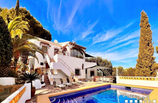 VILLA CHRIS in Moraira – 4 bedrooms, private pool, panoramic sea and marina views, air conditioning and Wi-Fi