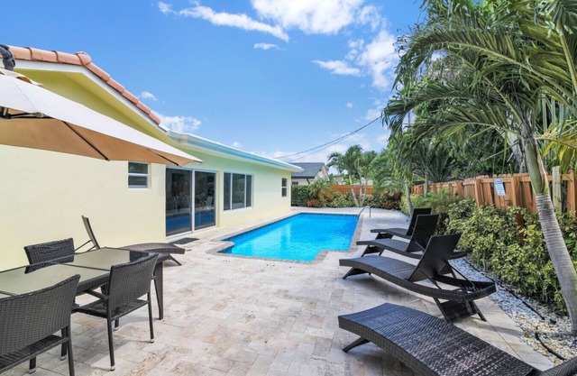Villa Coastal Cove Sparkling Pool Close to Beach BBQ En-Suite