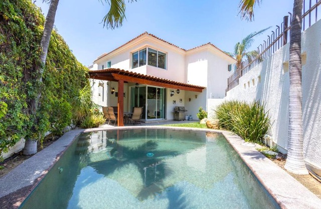 Villa Cola de Ballena in Exclusive El Pedregal at Cabo's Downtown
