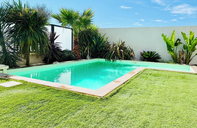 Villa comfort swimming pool ground pétanque plancha Clim