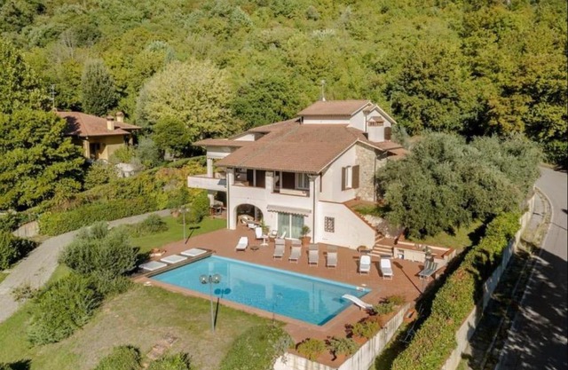 Villa con Piscina privata - Vista panoramica - 7 ROOMS - 20 GUEST
