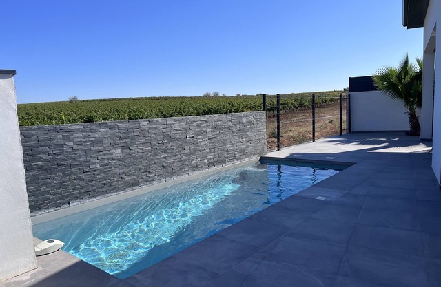 Villa Contemporaine Récente Avec vue Dégagée sur les Vignes Sans vis à vis