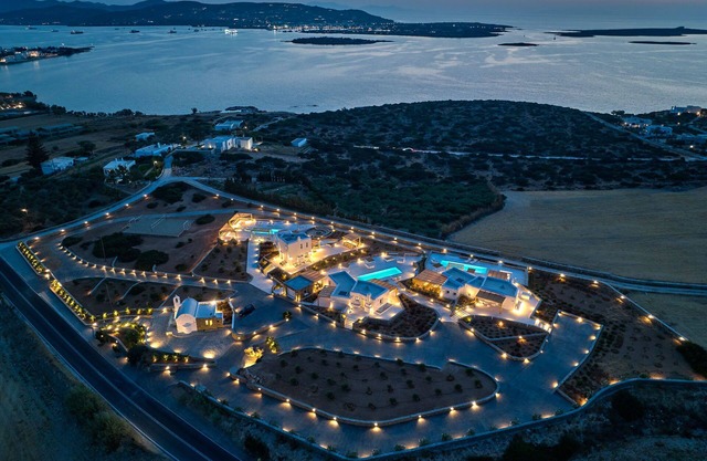 Villa Costa Pounda with 10 br and 3 private pools