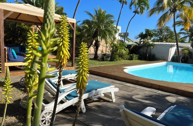 Villa Créole with swimming pool in Saint Gilles les bains ideal for families