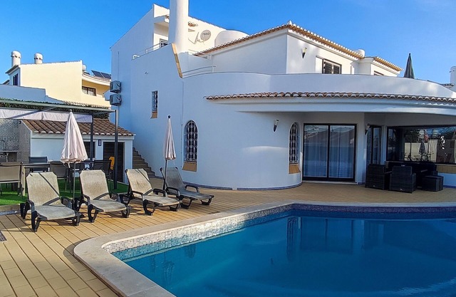 Villa Cristina 17 - 500m from the beach and private pool