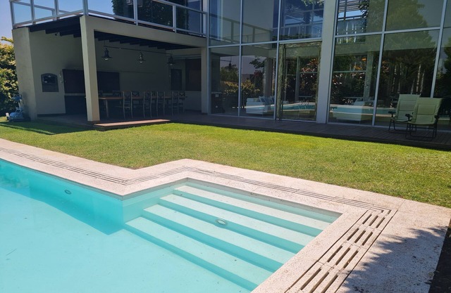 Villa de Diseño Exclusivo con Gran Piscina y Gran Barbacoa. Apta Mascota