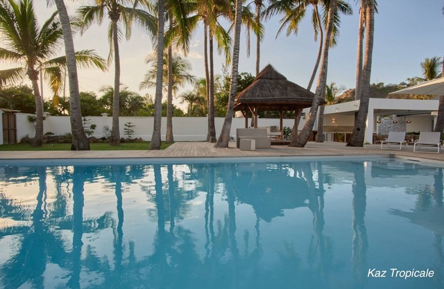 Villa de Luxe, Piscine, 4 Suites, 20 m de la Plage