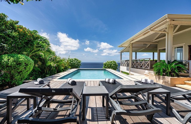 Villa Di Toro, Luxury Seaview Villa with Saltwater Pool