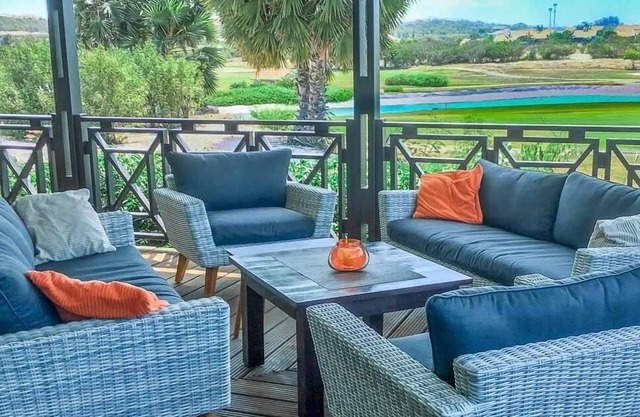 Villa Divi Divi Curacao: Breathtaking Golf View, Beach & Pool Access on Foot
