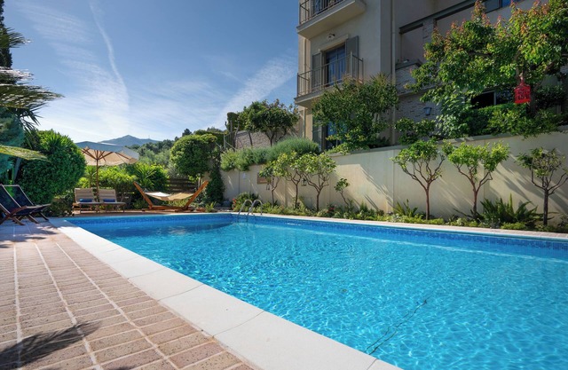 Villa Dodona, Peloponnese