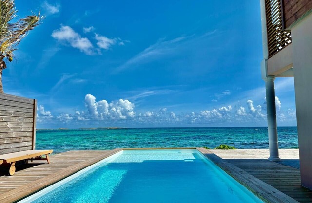 Villa Dolce Vita - Waterfront villa with pool