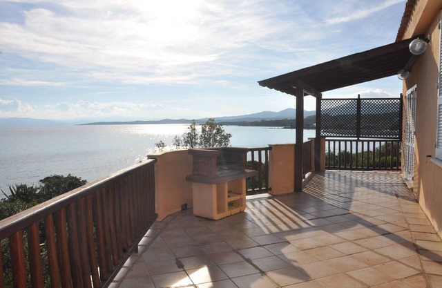 VILLA DOLPHIN TERRACE ON THE SEA