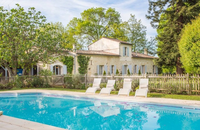 Villa Du Fleuve - Four Bedroom Villa, Sleeps 8