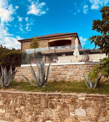 Villa Edda residenza con piscina