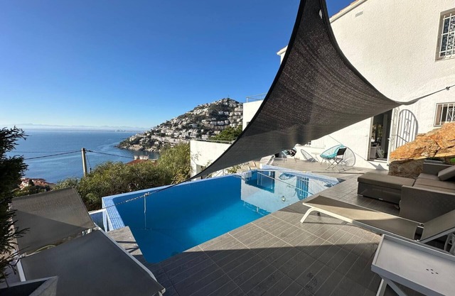 Villa Eden Roc AV-22