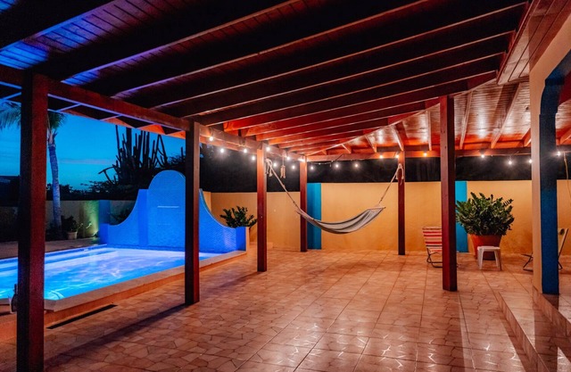 Villa Encantada Aruba with Private Pool and garden