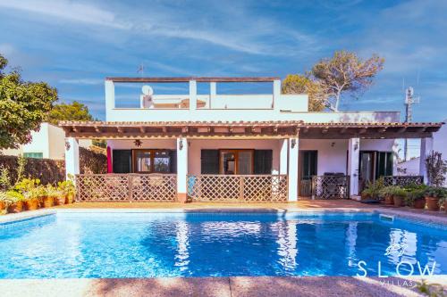 Villa Ewa by Slow Villas