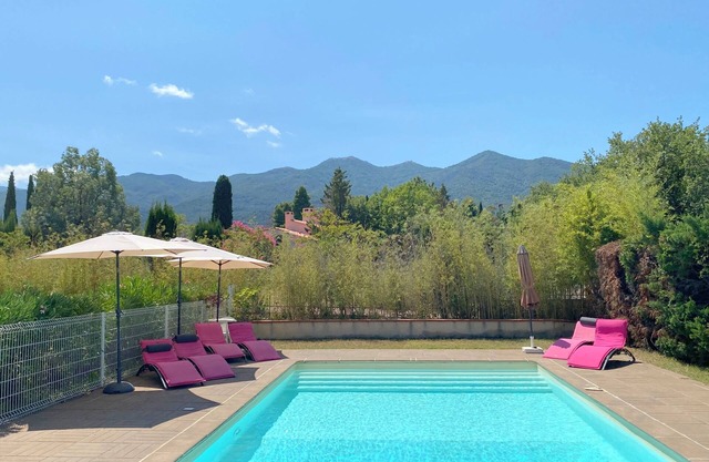 Villa for family vacation up to 15, near the sea, pool, A/C, pétanque, plancha