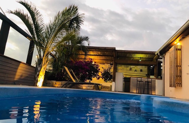villa familia974 14 people in Grand Fond- sea view